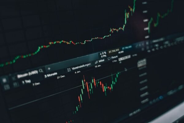 Investasi Pertama dengan Gaji Pas-pasan — Mulai dari Mana?