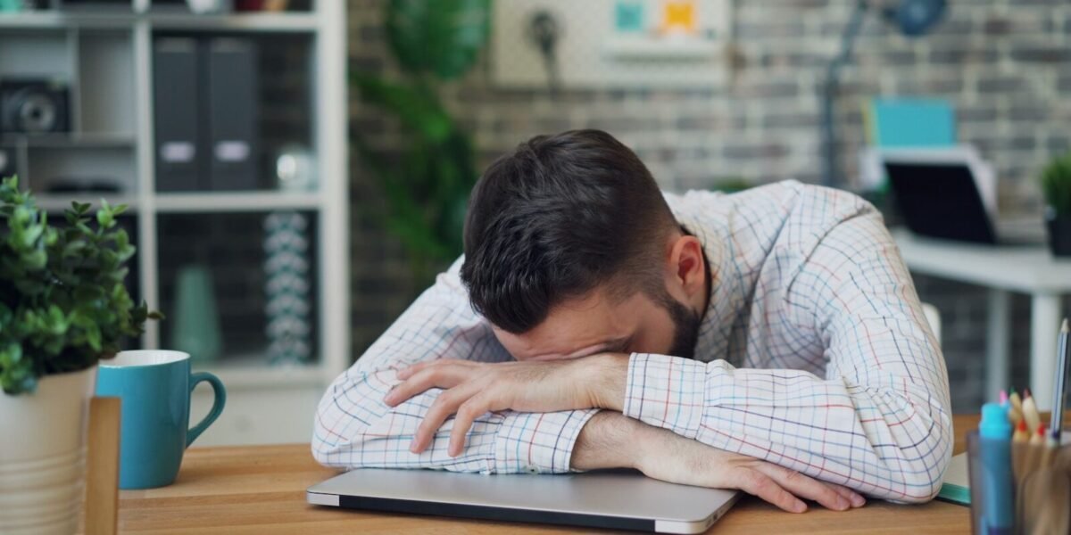 Cara Mengatasi Burnout Kerja Sebelum Semuanya Terlambat